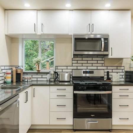 Beautiful Place With A Great Location, Free Parking, Wifi & Large Tv. Federal Way Kültér fotó