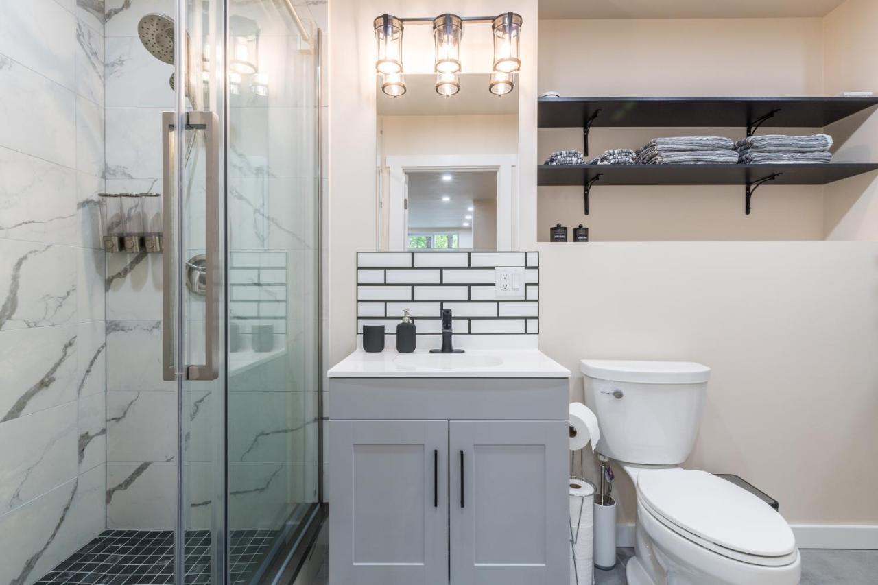 Beautiful Place With A Great Location, Free Parking, Wifi & Large Tv. Federal Way Kültér fotó