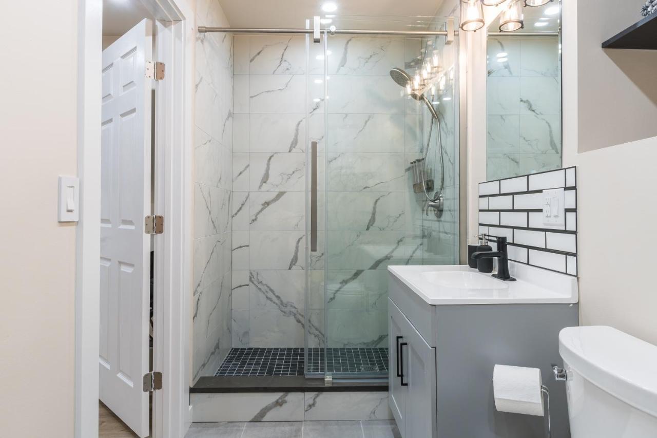 Beautiful Place With A Great Location, Free Parking, Wifi & Large Tv. Federal Way Kültér fotó