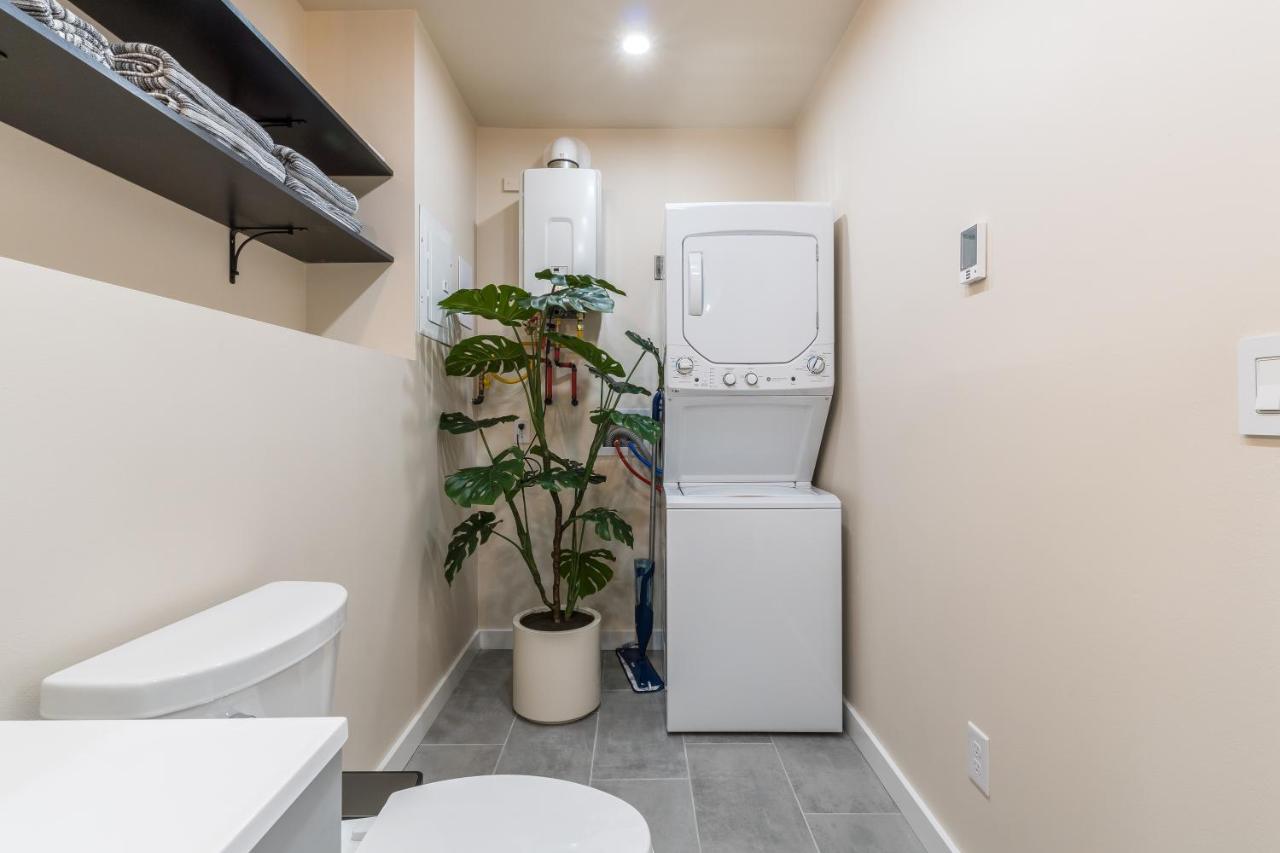 Beautiful Place With A Great Location, Free Parking, Wifi & Large Tv. Federal Way Kültér fotó